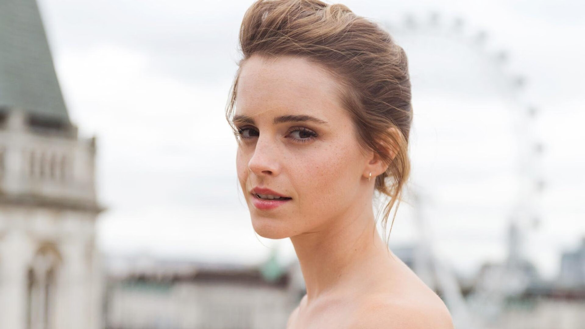 传奇球星“华丽转身”,从赛场到公益的全新角色,传奇球员什么意思